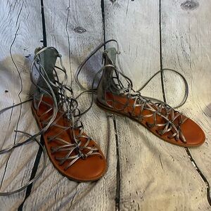 American‎ Eagle Strappy Caged Gladiator Sandals Metallic Silver Pewter Size 10